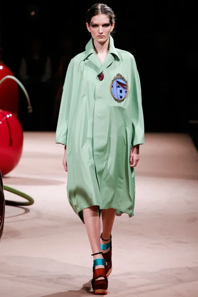 Look 12